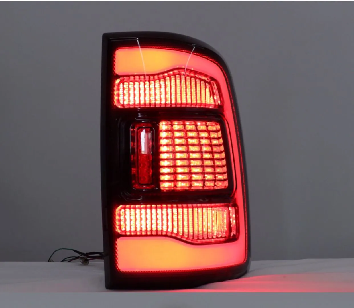 Lanterna ram classic 2020 a 2024 - FULL LED - Imagem 2