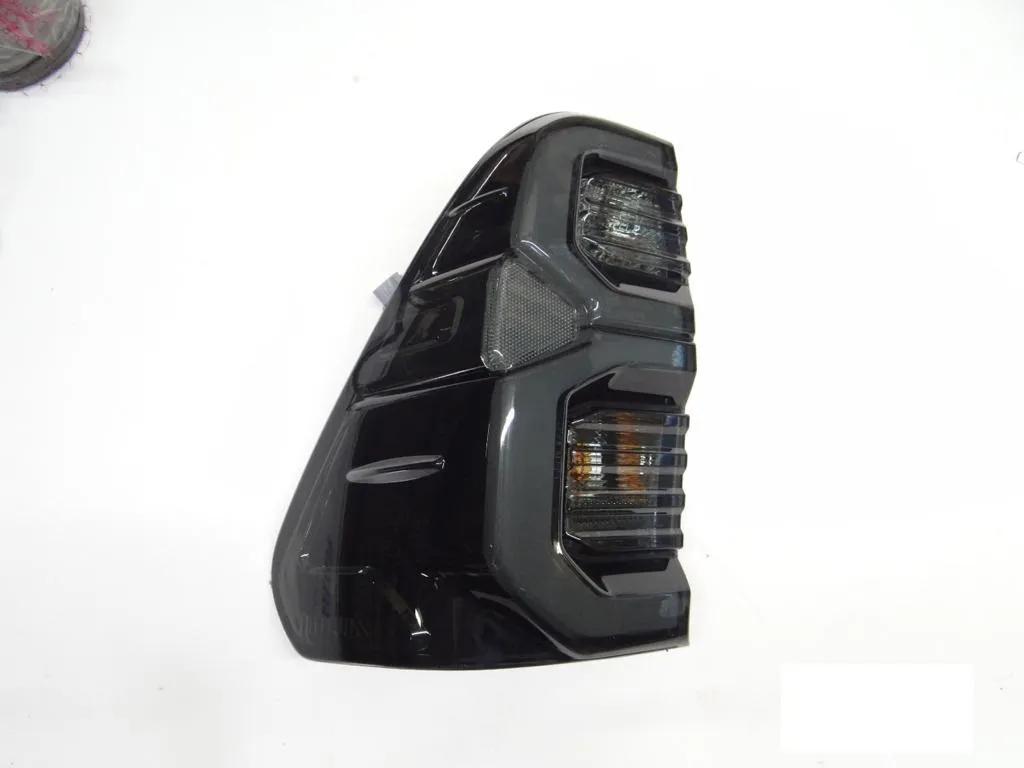 Lanterna hilux modelo 2021 smoke 2016+ - Imagem 4