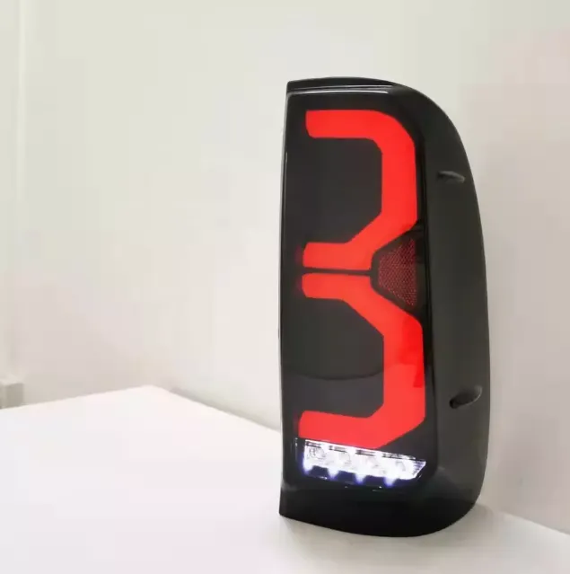 Lanterna hilux vigo modelo 2021 smoke versão 2005 - 2015 - Imagem 2